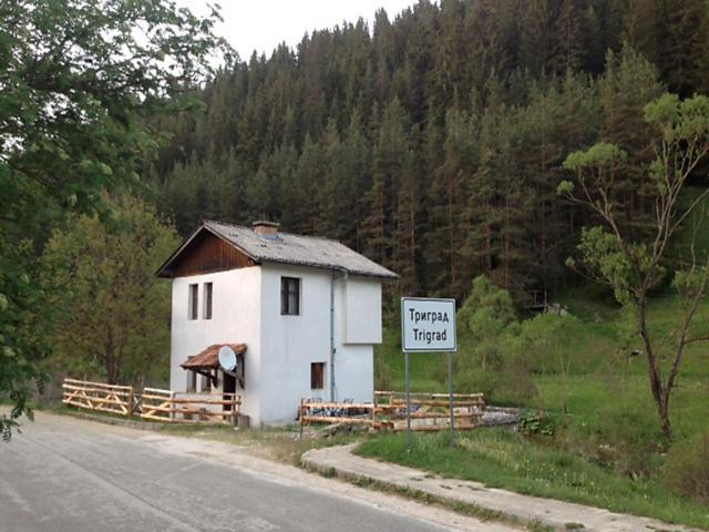 Kesta Krai Rekata - Trigrad Villa Buitenkant foto