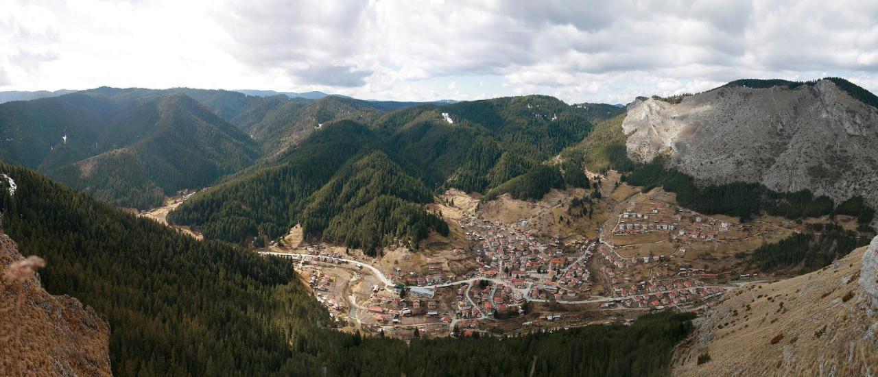 Къща Край Реката - Триград Buitenkant foto