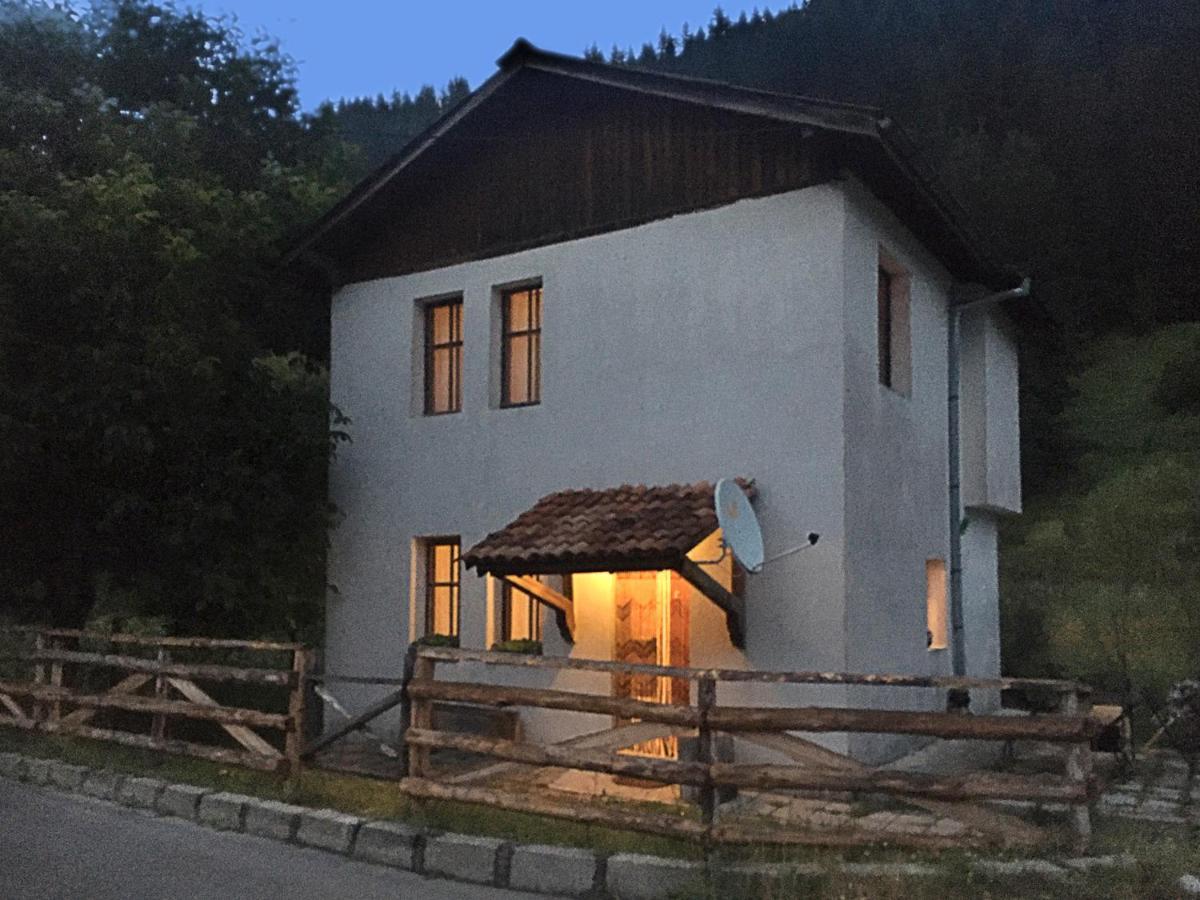 Къща Край Реката - Триград Buitenkant foto